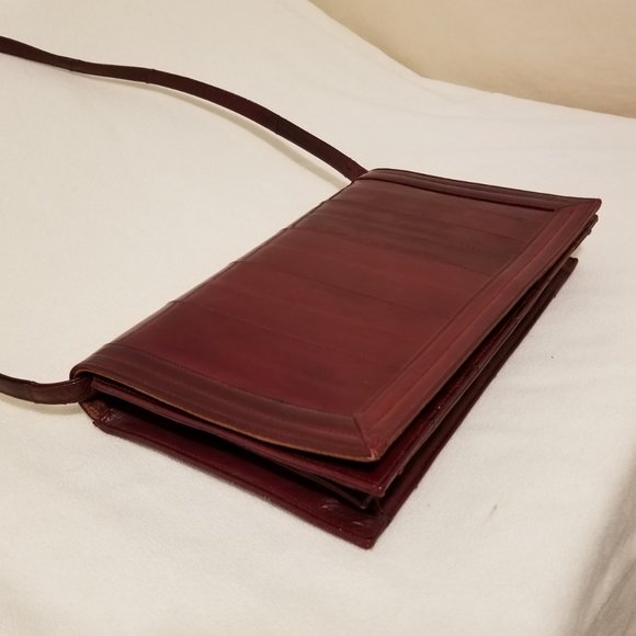 Eel Skin Burgundy Clutch Purse Suede Leather Lining and Snap-on Shoulder Strap - Picture 5 of 12